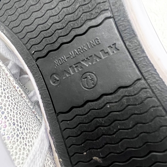 Lace-Up Sneakers | Airwalk | Size 7.5 - Picture 8 of 8